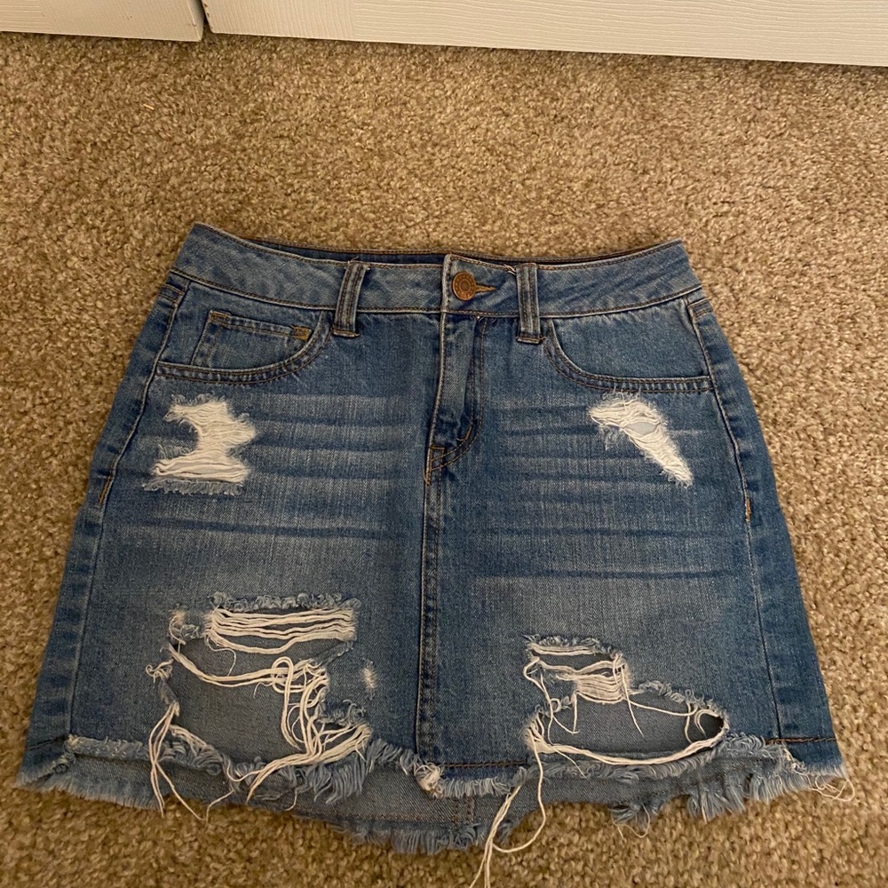 Short and sexy jean skirt